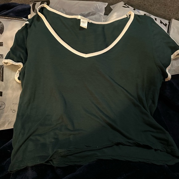 BOZZOLO Green Loose Crop Tee, Medium - Picture 1 of 2